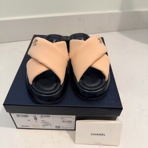Chanel Women's Tan and Black Sandals